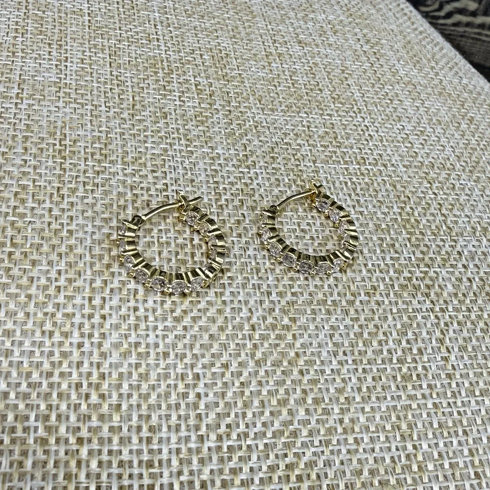Unbranded sterling silver